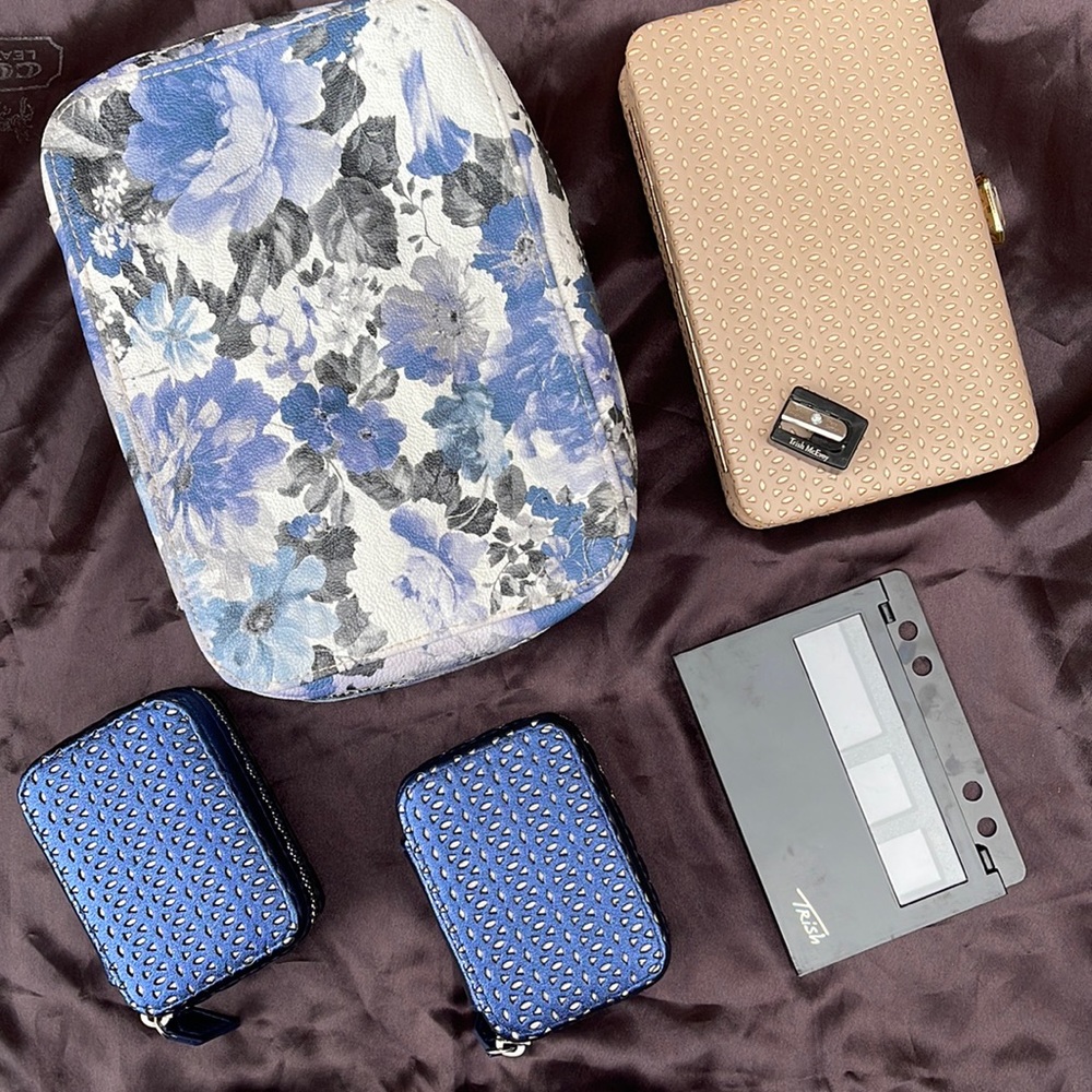 Trish McEvoy Large Makeup Planner, Mini Page, Brush Case, Sharpener, 2 Sm Cases